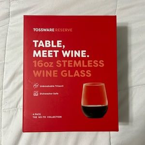 4 Stemless wine glasses